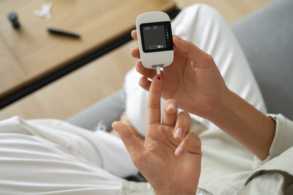 Checking glucose level